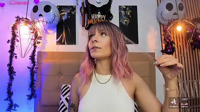 Snapshot of alesziarose chatting on 10/13/25, 07:25 alesziarose online show from 10/13/25, 07:25