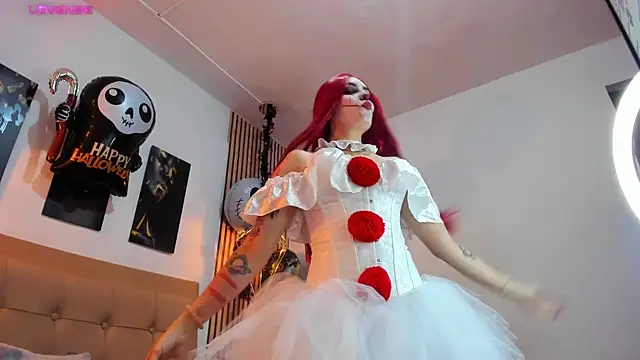 Snapshot of alesziarose chatting on 10/31/25, 08:43 alesziarose online show from 10/31/25, 08:43