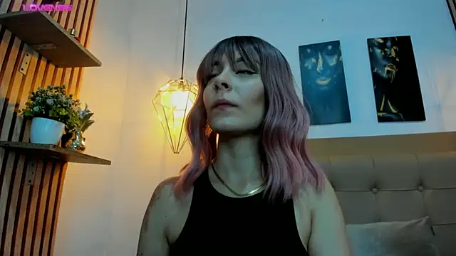 Snapshot of alesziarose chatting on 11/11/25, 05:46 alesziarose online show from 11/11/25, 05:46