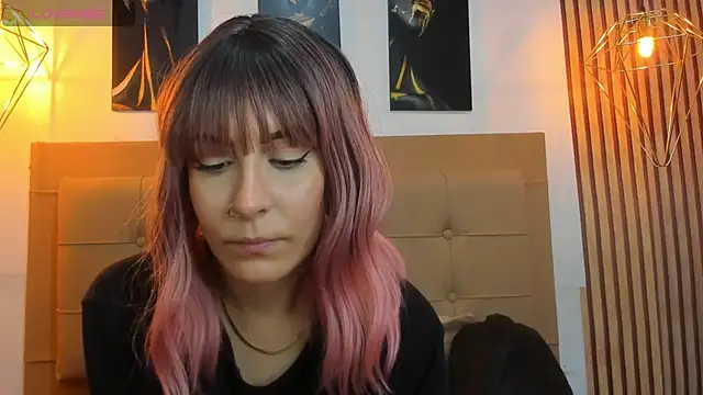 Snapshot of alesziarose chatting on 11/15/25, 07:54 alesziarose online show from 11/15/25, 07:54