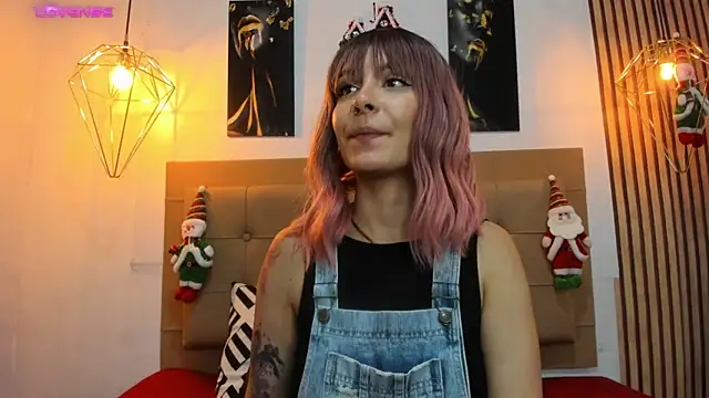 Snapshot of alesziarose chatting on 11/25/25, 07:03 alesziarose online show from 11/25/25, 07:03