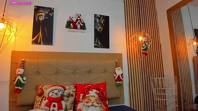 Snapshot of alesziarose chatting on 12/02/25, 08:26 alesziarose online show from 12/02/25, 08:26