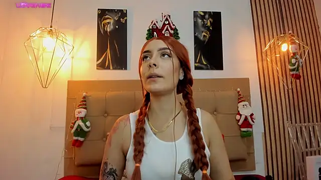 Snapshot of alesziarose chatting on 12/15/25, 06:56 alesziarose online show from 12/15/25, 06:56