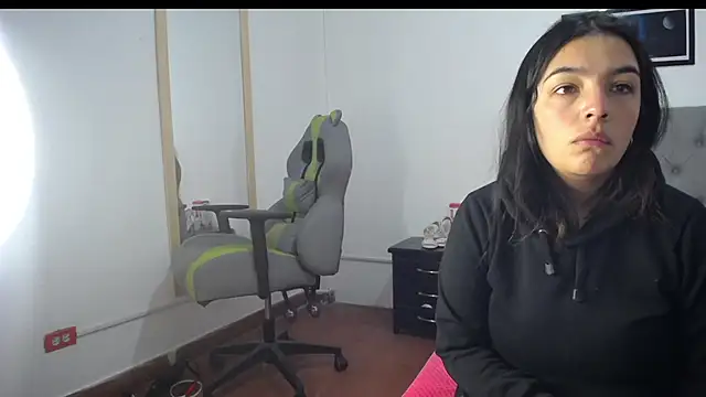 Esmeraldaa- online show from 09/23/25, 05:21