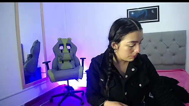 Esmeraldaa- online show from 09/26/25, 03:54