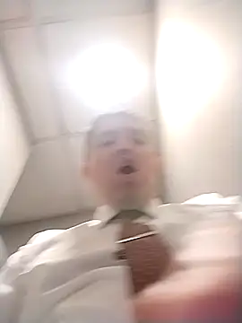 BigCristh79 online show from 11/17/25, 05:08