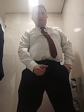 BigCristh79 online show from 05/19/26, 01:33