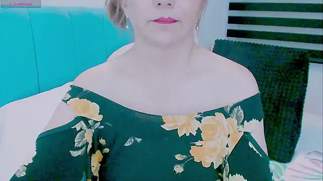 Kendraline1 online show from 06/05/26, 10:48