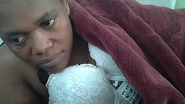 Snapshot of sexythae32 chatting on 09/19/25, 04:03 sexythae32 online show from 09/19/25, 04:03