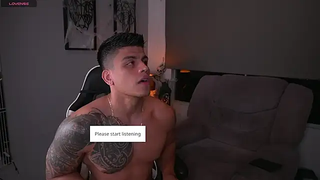 Snapshot of tyler_muscle1 chatting on 10/11/25, 02:22 tyler muscle1 online show from 10/11/25, 02:22