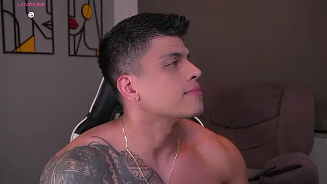 Snapshot of tyler_muscle1 chatting on 02/21/26, 02:45 tyler muscle1 online show from 02/21/26, 02:45