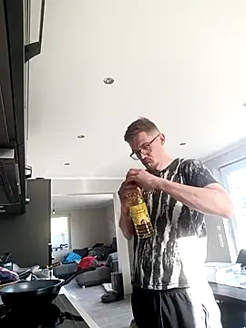 liema3156 online show from 04/29/26, 04:33