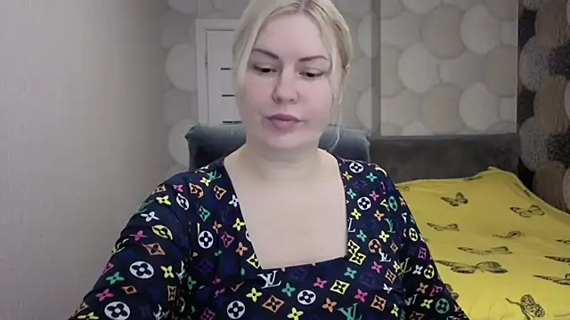 CrystallKiss online show from 11/29/25, 11:19