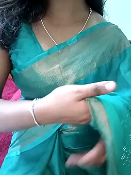 Snapshot of Laxmipriyatamil chatting on 05/02/26, 06:24 Laxmipriyatamil online show from 05/02/26, 06:24