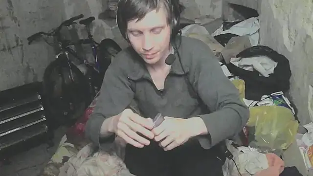 Snapshot of makarov1993 chatting on 05/09/26, 05:51 makarov1993 online show from 05/09/26, 05:51