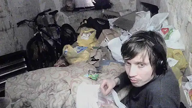 Snapshot of makarov1993 chatting on 05/12/26, 12:35 makarov1993 online show from 05/12/26, 12:35