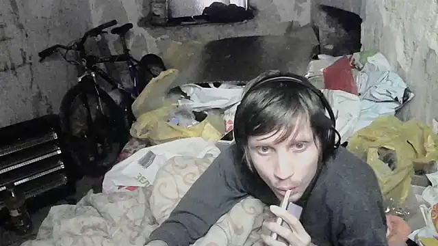 Snapshot of makarov1993 chatting on 05/14/26, 09:32 makarov1993 online show from 05/14/26, 09:32