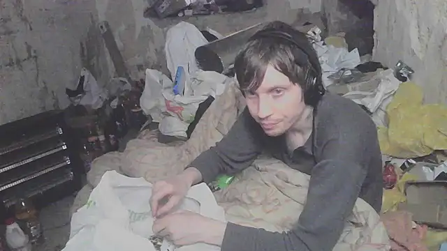 Snapshot of makarov1993 chatting on 06/02/26, 02:13 makarov1993 online show from 06/02/26, 02:13