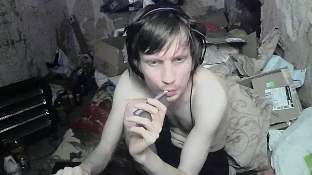 Snapshot of makarov1993 chatting on 06/12/26, 05:50 makarov1993 online show from 06/12/26, 05:50