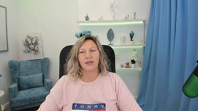 Snapshot of NinaStarle chatting on 09/19/25, 11:55 NinaStarle online show from 09/19/25, 11:55