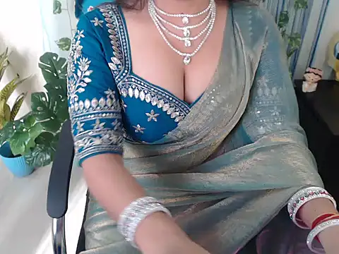 Snapshot of anika_bold chatting on 09/16/25, 03:18 anika bold online show from 09/16/25, 03:18