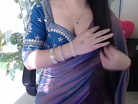 Snapshot of anika_bold chatting on 10/16/25, 03:29 anika bold online show from 10/16/25, 03:29