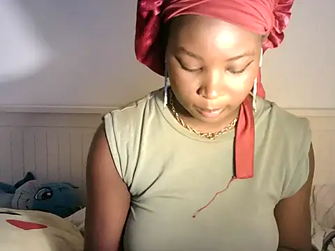 zoe215 online show from 06/27/26, 12:44