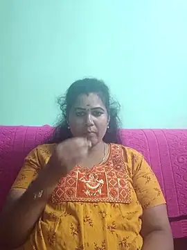 Snapshot of tamilaruvi chatting on 03/09/26, 06:23 tamilaruvi online show from 03/09/26, 06:23