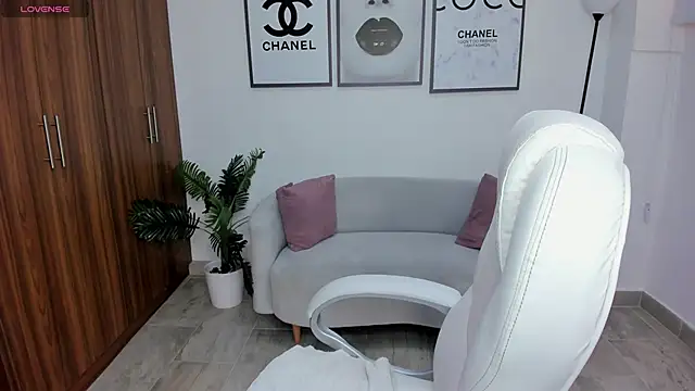 dafne hills online show from 10/19/25, 07:03