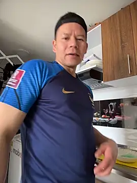 Manu0586 online show from 11/17/25, 04:13