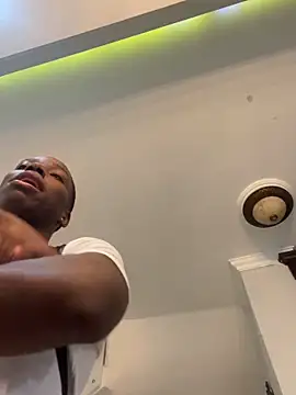 Snapshot of CharlesBrown_ chatting on 11/11/25, 11:43 CharlesBrown online show from 11/11/25, 11:43