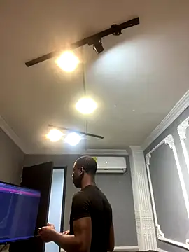 Snapshot of CharlesBrown_ chatting on 12/17/25, 11:27 CharlesBrown online show from 12/17/25, 11:27