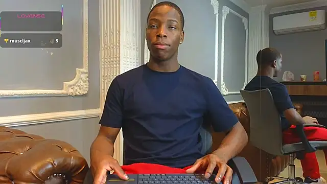 Snapshot of CharlesBrown_ chatting on 01/07/26, 12:07 CharlesBrown online show from 01/07/26, 12:07