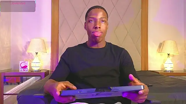 Snapshot of CharlesBrown_ chatting on 02/11/26, 02:11 CharlesBrown online show from 02/11/26, 02:11