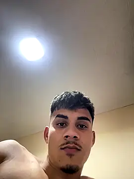 Snapshot of Slw444 chatting on 11/03/25, 10:32 Slw444 online show from 11/03/25, 10:32