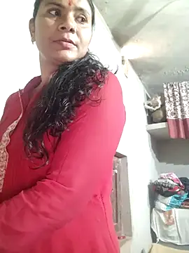 Snapshot of couple_71 chatting on 01/15/26, 06:18 couple 71 online show from 01/15/26, 06:18