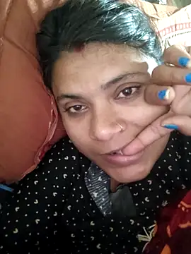 Snapshot of couple_71 chatting on 02/16/26, 07:10 couple 71 online show from 02/16/26, 07:10