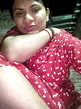 Snapshot of couple_71 chatting on 05/19/26, 06:14 couple 71 online show from 05/19/26, 06:14
