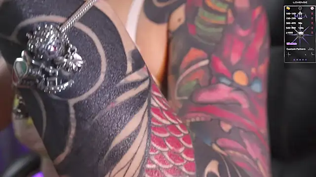 Snapshot of Miila_snow chatting on 11/19/25, 06:08 Miila snow online show from 11/19/25, 06:08