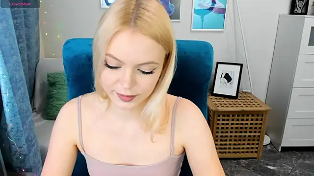 KatherineePierce online show from 05/21/26, 03:52