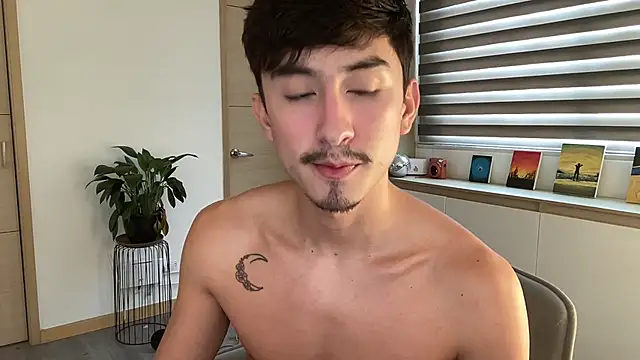 sweettaaron01 online show from 10/22/25, 05:34