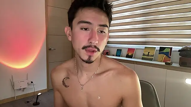 sweettaaron01 online show from 11/26/25, 05:25