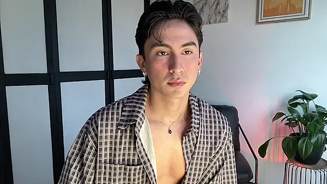 sweettaaron01 online show from 04/20/26, 09:38