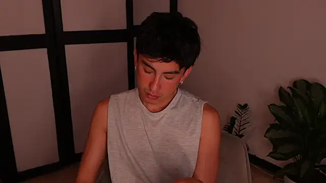 sweettaaron01 online show from 06/19/26, 11:19