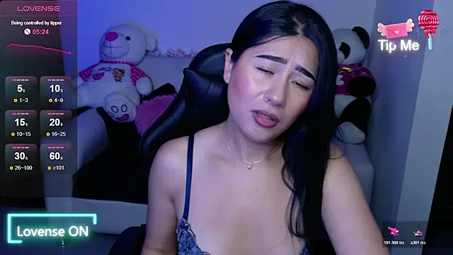 evelyn ch  online show from 11/07/25, 11:10