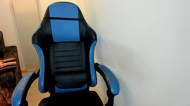 Snapshot of Scarbadgirl_ chatting on 12/20/25, 04:08 Scarbadgirl online show from 12/20/25, 04:08