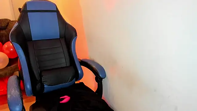 Snapshot of Scarbadgirl_ chatting on 02/15/26, 07:51 Scarbadgirl online show from 02/15/26, 07:51