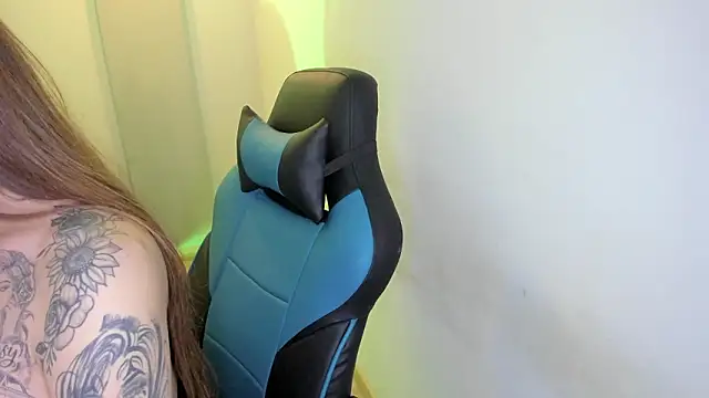 Snapshot of Scarbadgirl_ chatting on 03/13/26, 03:46 Scarbadgirl online show from 03/13/26, 03:46