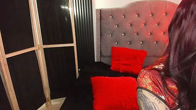 Snapshot of Scarbadgirl_ chatting on 06/18/26, 03:51 Scarbadgirl online show from 06/18/26, 03:51