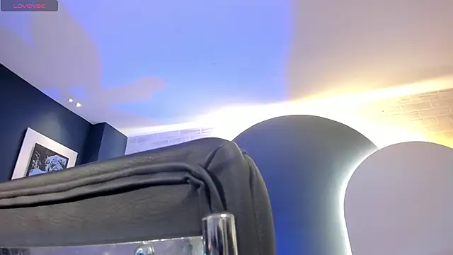 IsabellaMoreau online show from 10/27/25, 08:13